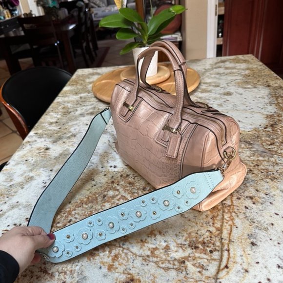 Coach purse wtih detachable strap - Picture 16 of 16